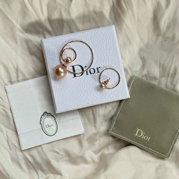 ‼️SOLD‼️CD Pearl Mise En Dior Tribal Hoop Earrings - Picture 1 of 3
